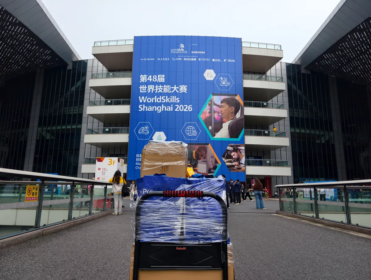 第48届世界技能大赛现场，普朗手推车装载包装物料